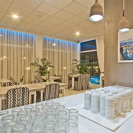 Miramare Bay מלון 3*