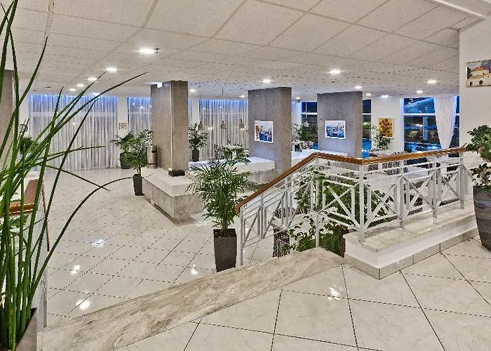 Miramare Bay Hotel 3*